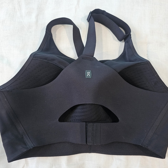 On Running Black Sports Bra Size S - Picture 2 of 4
